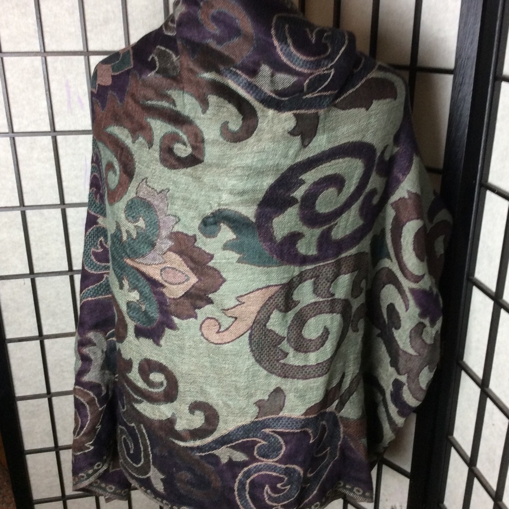 Eyeful Infinity Scarf! - Picture 2 of 3